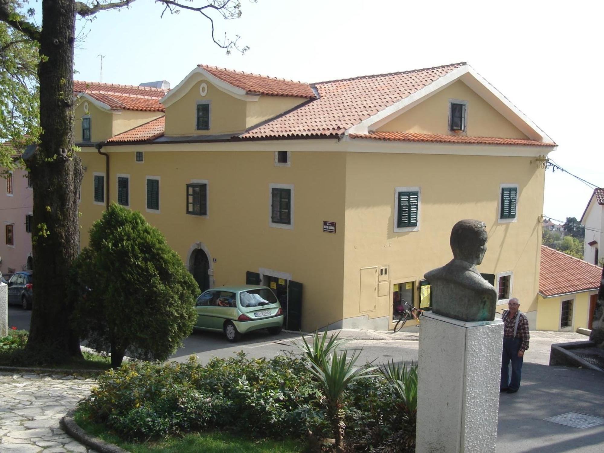 Apartments Villa Kastav In Old Town Center With Sea View And Parking Extérieur photo
