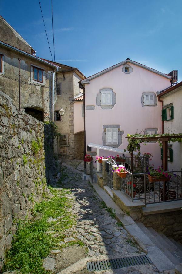 Apartments Villa Kastav In Old Town Center With Sea View And Parking Extérieur photo