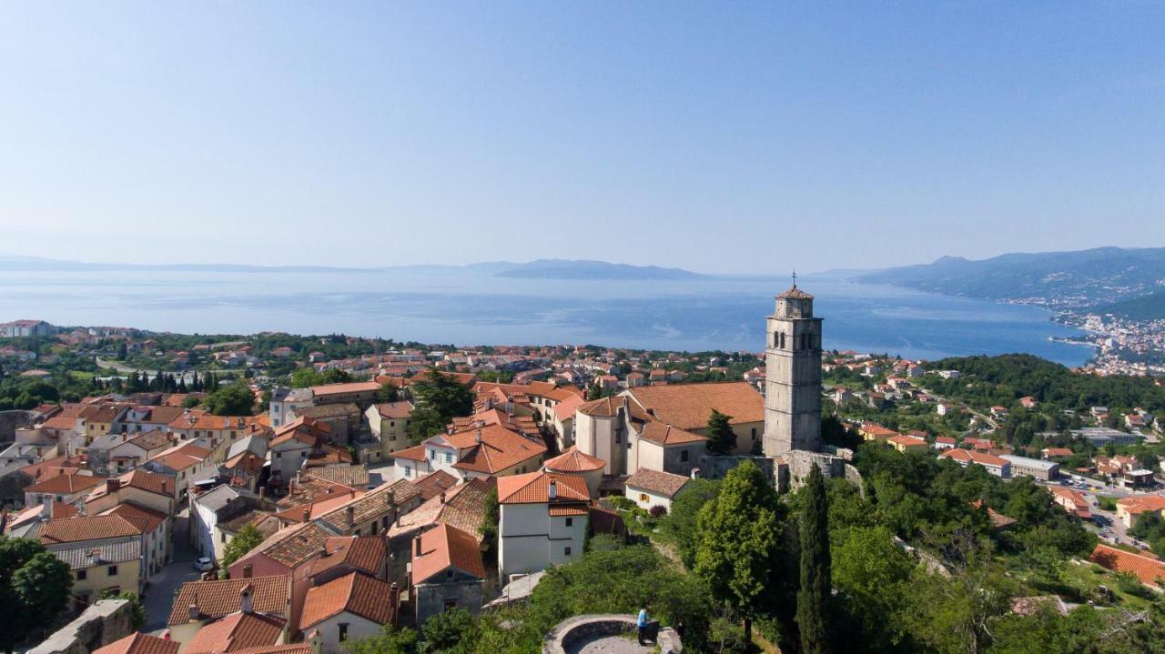 Apartments Villa Kastav In Old Town Center With Sea View And Parking Extérieur photo